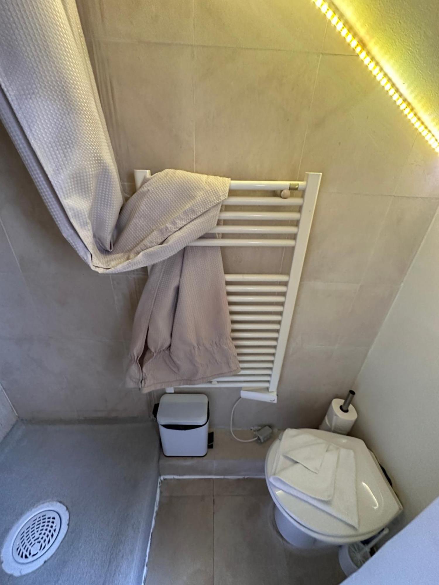 Apartament Marais Rooftop Studio - Metro Filles Du Calvaire Paryż Zewnętrze zdjęcie